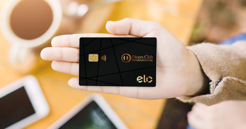 Cartão Ourocard Elo DIners Club: Descubra todas as maneiras de solicitar! 1 elo diners club preto capa 820x430 1