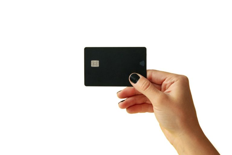 Melhores cartões black: ranking dos 10 mais fáceis de conseguir 