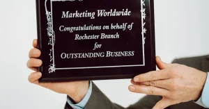 Aberje escolhe 20 profissionais de comunicação para seguir agora