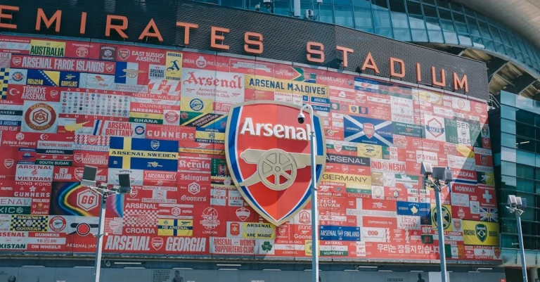 O Arsenal mira a joia norueguesa de 16 anos que pode revolucionar a Premier League