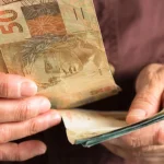 Aposentados sem Imposto de Renda agora com 65 anos