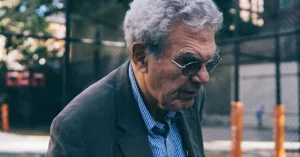 JPMorgan supera expectativas com lucro de 1T26 impulsionado por divisões de renda fixa e banco de investimento