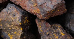 Samarco aumenta 18% produção de minério de ferro no 1º tri de 2026