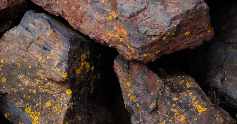 Samarco aumenta 18% produção de minério de ferro no 1º tri de 2026