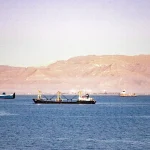 Trump acusa Irã de bloquear Estreito de Ormuz, afetando 20% do petróleo global agora