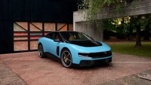 CEO da Ferrari afirma que primeiro carro elétrico já acumula pedidos apesar de críticas