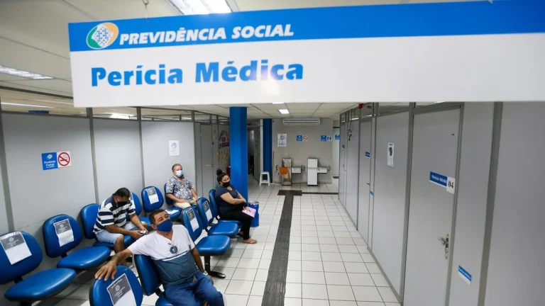 INSS Hoje: Os 5 Estados com Maior Déficit de Peritos Médicos Agora