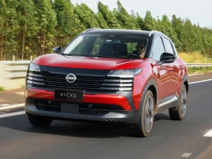 Nissan Kicks por R$ 99 mil é mais barato que Onix e tem central multímidia agora