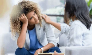 Nova NR-1 em vigor agora, empresas devem mapear riscos à saúde mental hoje