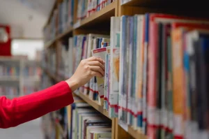 Ganhe R$ 100 agora para comprar livros com o Cartão do Estudante Leitor